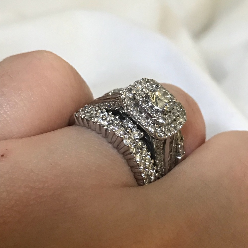 Diamond ring - Picture 3 of 4